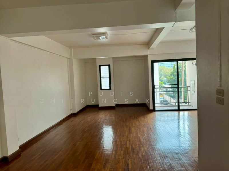 Townhome for Rent – Sukhumvit / Nana, Bangkok, Khlong Toei, Bangkok, , 500 sqm, Shophouse For Rent, by Pudis Chitrungsakorn, 500332449 - DDproperty.com