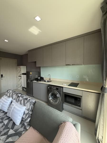 Rhythm Sukhumvit 36-38, Bangkok, 55 Soi Sukhumvit 36, Sukhumvit Road, Phra Kanong, Khlong Toei, Bangkok, 1 Bedroom, 48 sqm, Condo For Rent, by Kitsadapoom Wanpholthong, 500332454 - DDproperty.com