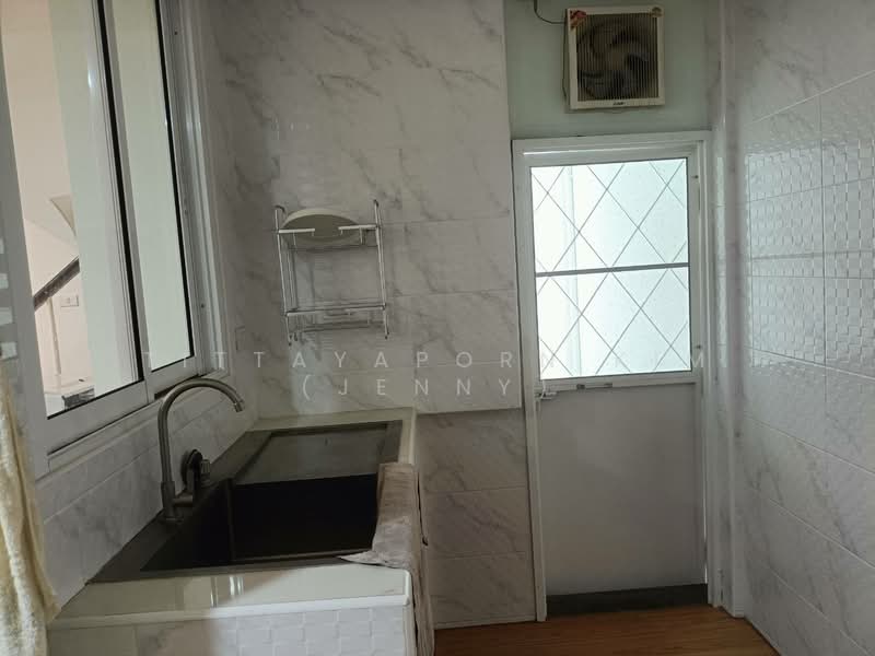 Baan Rock Garden Meng Jai, Bangkok, Wang Thonglang, Bangkok, 3 Bedrooms, 170 sqm, Townhouse For Rent, by Tittayaporn Kim (Jenny), 500332511 - DDproperty.com