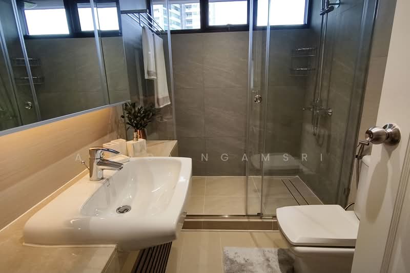 Mayfair Garden Apartment, Bangkok, 59 Soi Sukhumvit 16, Khlong Toei, Bangkok, 4 Bedrooms, 260 sqm, Apartment For Rent, by Ailada Ngamsri, 500332518 - DDproperty.com
