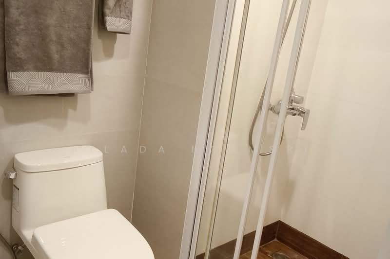 Mayfair Garden Apartment, Bangkok, 59 Soi Sukhumvit 16, Khlong Toei, Bangkok, 4 Bedrooms, 260 sqm, Apartment For Rent, by Ailada Ngamsri, 500332518 - DDproperty.com