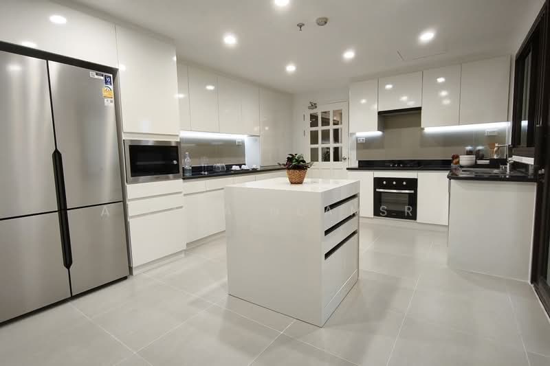 Mayfair Garden Apartment, Bangkok, 59 Soi Sukhumvit 16, Khlong Toei, Bangkok, 4 Bedrooms, 260 sqm, Apartment For Rent, by Ailada Ngamsri, 500332518 - DDproperty.com