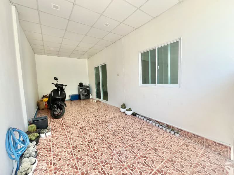 ลาวัลย์ ประชาอุทิศ-คู่สร้าง, Samut Prakan, Nai Khlong Bang Pla Kot, Phra Samut Jadee, Samut Prakan, 4 Bedrooms, 100 sqm, Townhouse For Sale, by The Best Property แป้ง, 500332674 - DDproperty.com