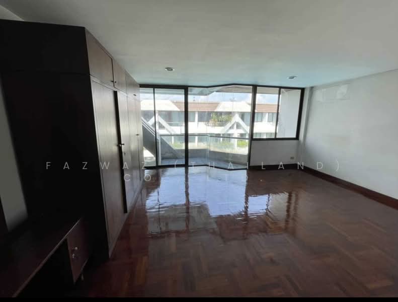 5 Bedroom Luxury House at Greenery Place 62, Private Bangkok Residence, Bangkok, Wang Thonglang, Bangkok, 5 Bedrooms, 450 sqm, Single Detached House For Sale, by Fazwaz (Thailand) Co., Ltd., 500332882 - DDproperty.com