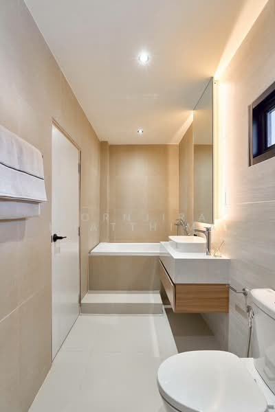 S2763 | Contemporary Modern Style House in San Phak Wan, Chiang Mai, San Phak Wan, Hang Dong, Chiang Mai, 4 Bedrooms, 220 sqm, Single Detached House For Sale, by Aornjira Khatthima, 500332904 - DDproperty.com