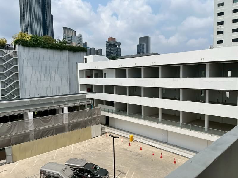 Retail in a Mall Project on Ekkamai Road For Rent Starting 24 sqm, Bangkok, เอกมัย, Khlong Tan Nua, Watthana, Bangkok, , 151 sqm, Retail Space For Rent, by Chanitnun Mewongukote, 500332942 - DDproperty.com