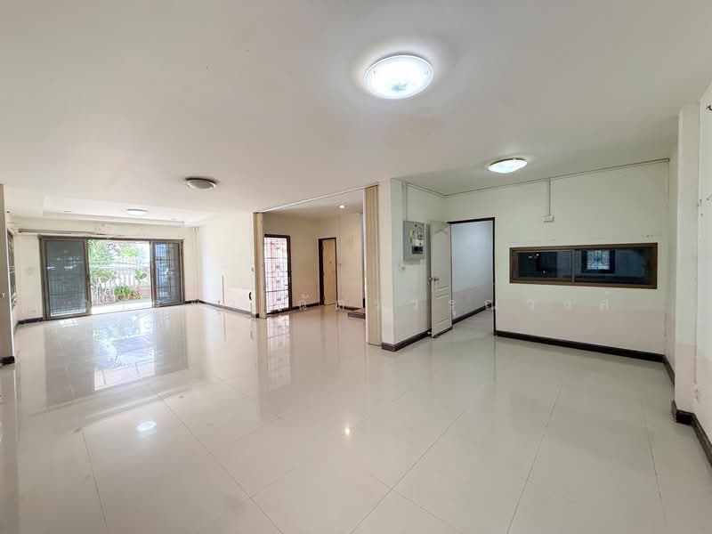 P. Phasuk Borommarachachonnani Village, Bangkok, บรมราชชนนี, Sala Thammasop, Thawi Watthana, Bangkok, 5 Bedrooms, 200 sqm, Single Detached House For Sale, by Araya Chatwarunwong, 500332966 - DDproperty.com