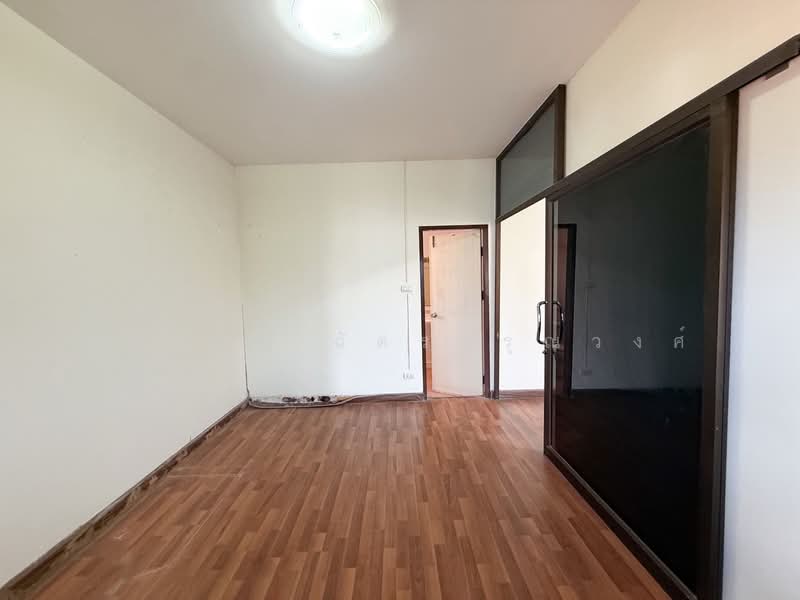 P. Phasuk Borommarachachonnani Village, Bangkok, บรมราชชนนี, Sala Thammasop, Thawi Watthana, Bangkok, 5 Bedrooms, 200 sqm, Single Detached House For Sale, by Araya Chatwarunwong, 500332966 - DDproperty.com