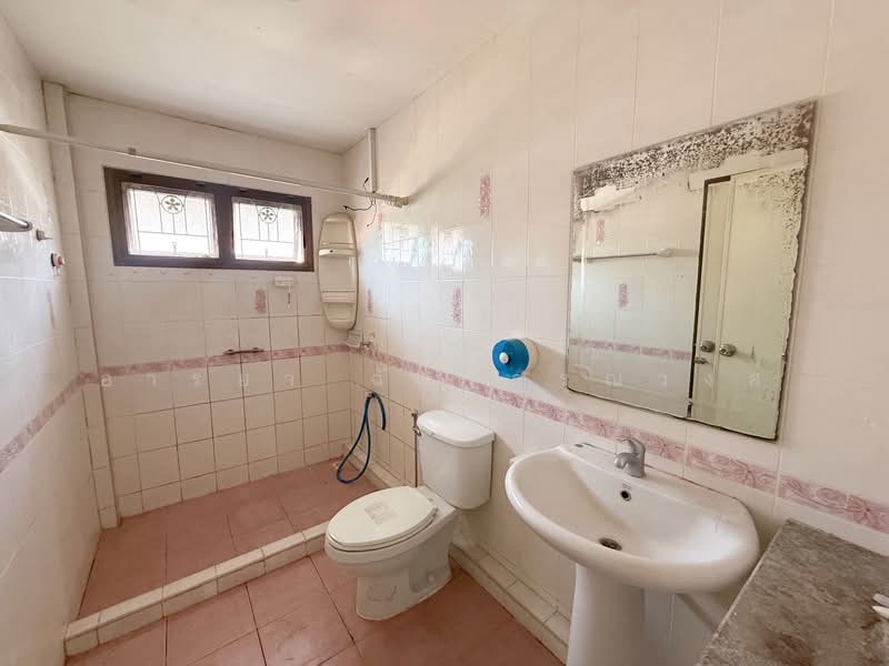 P. Phasuk Borommarachachonnani Village, Bangkok, บรมราชชนนี, Sala Thammasop, Thawi Watthana, Bangkok, 5 Bedrooms, 200 sqm, Single Detached House For Sale, by Araya Chatwarunwong, 500332966 - DDproperty.com