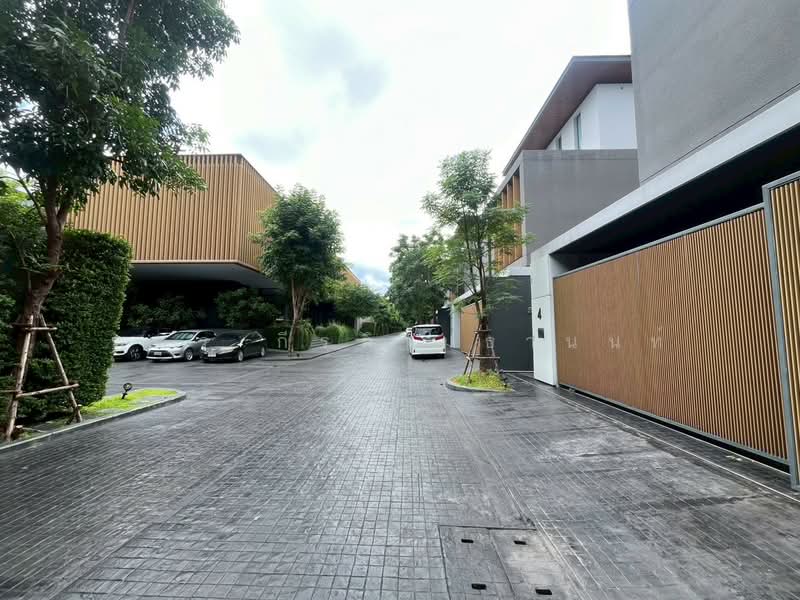 Issara Residence Rama 9, Bangkok, Rama 9 Road, Soi 13, Huai Khwang, Bangkok, 5 Bedrooms, 802 sqm, Single Detached House For Sale, by พชร กีรติเมธานนท์, 500332990 - DDproperty.com
