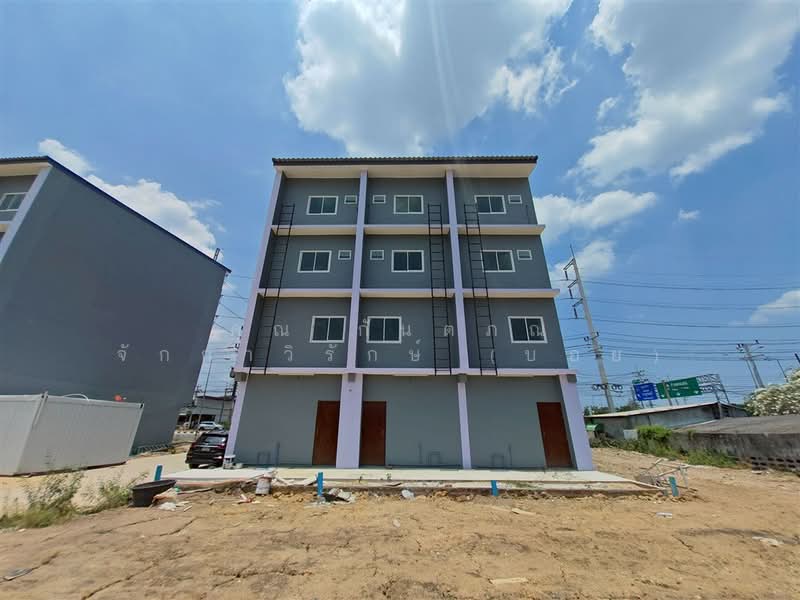อาคารพาณิชย์ 3.5 ชั้น 21.3 ตร.ว. อาคารพาณิชย์ ใกล้โรงเรียนสอนขับรถ พี เอส เซฟ ไดรฟ์ นครปฐม, นครปฐม, ถนนมาลัยแมน, วังตะกู, เมืองนครปฐม, นครปฐม, 150 ตร.ม., ตึกแถว-อาคารพาณิชย์ ขาย, โดย คุณ กันตภณ จักกาวิรักษ์ (บอย), 500333004 - DDproperty.com