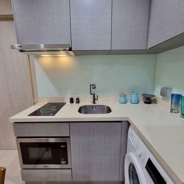 Rhythm Sukhumvit 36-38, Bangkok, 55 Soi Sukhumvit 36, Sukhumvit Road, Phra Kanong, Khlong Toei, Bangkok, 2 Bedrooms, 56 sqm, Condo For Rent, by RE PROPERTY CO.,LTD., 500333110 - DDproperty.com