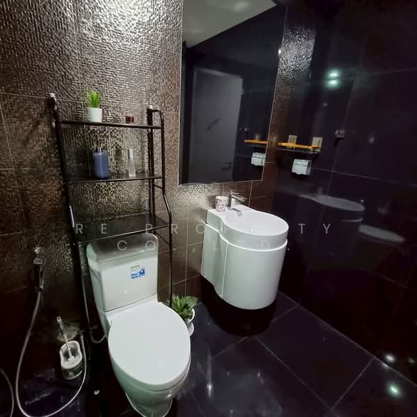 Rhythm Sukhumvit 36-38, Bangkok, 55 Soi Sukhumvit 36, Sukhumvit Road, Phra Kanong, Khlong Toei, Bangkok, 2 Bedrooms, 56 sqm, Condo For Rent, by RE PROPERTY CO.,LTD., 500333110 - DDproperty.com