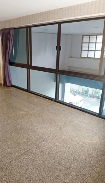ทำเล BTS กรุงธนบุรี ให้เช่าทาวน์โฮม 4.5 ชั้น บ้านทำเลดี, Bangkok, กรุงธนบุรี, Bang Lam Phu Lang, Khlong San, Bangkok, 3 Bedrooms, 300 sqm, Townhouse For Rent, by บุษบา รัตนวงษ์ชัย, 500333157 - DDproperty.com