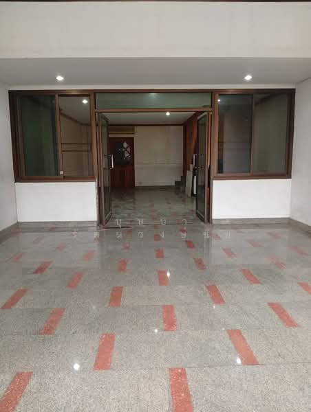 ทำเล BTS กรุงธนบุรี ให้เช่าทาวน์โฮม 4.5 ชั้น บ้านทำเลดี, Bangkok, กรุงธนบุรี, Bang Lam Phu Lang, Khlong San, Bangkok, 3 Bedrooms, 300 sqm, Townhouse For Rent, by บุษบา รัตนวงษ์ชัย, 500333157 - DDproperty.com