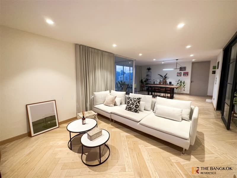 D.S. Tower 2 Sukhumvit 39, Bangkok, Soi Sukhumvit 39, Khlong Tan Nua, Watthana, Bangkok, 2 Bedrooms, 139 sqm, Condo For Sale, by Sirirut Havee Akehurst, 500333188 - DDproperty.com
