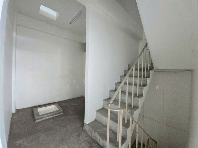 อาคารพาณิชย์ 5 ชั้น 13.4 ตร.ว. ใกล้โรงเรียนเผยอิง, ตลาดสำเพ็ง ซอยวานิช1 ตรอกชัยภูมิ, Bangkok, ถนนทรงวาด, Chakkrawat, Samphanthawong, Bangkok, , 150 sqm, Shophouse For Sale, by คุณ เพ็ชรจุตพร เพ่งรุ่งเรืองวงษ์ (เพ็ชร), 500333210 - DDproperty.com