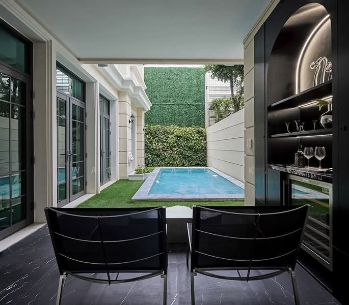 The Boulevard Ekkamai, Bangkok, 98 Soi Prasertdee, Khlong Tan Nua, Watthana, Bangkok, 4 Bedrooms, 500 sqm, Single Detached House For Sale, by Wachirarut K., 500333222 - DDproperty.com