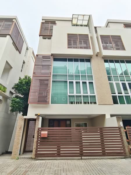 Townhome on Ekkamai 12, กรุงเทพ, พระโขนง, คลองเตย, กรุงเทพ, 355 ตร.ม., ทาวน์เฮ้าส์ ให้เช่า, โดย The Luxe Group, 500333361 - DDproperty.com