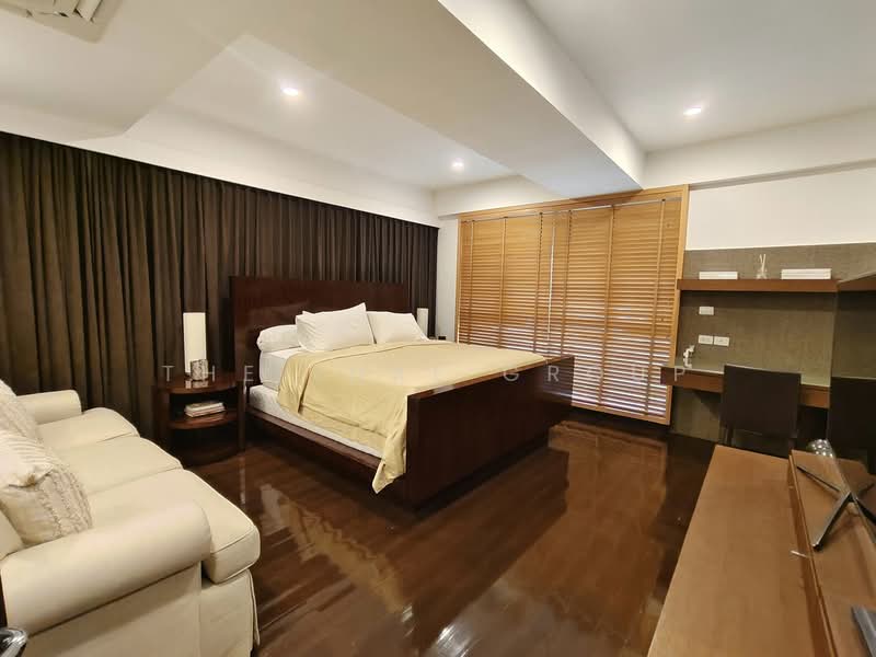 Townhome on Ekkamai 12, Bangkok, Phra Kanong, Khlong Toei, Bangkok, 5 Bedrooms, 355 sqm, Townhouse For Rent, by The Luxe Group, 500333361 - DDproperty.com