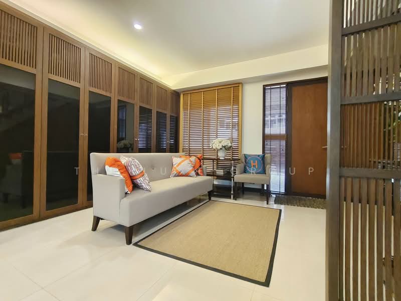 Townhome on Ekkamai 12, Bangkok, Phra Kanong, Khlong Toei, Bangkok, 5 Bedrooms, 355 sqm, Townhouse For Rent, by The Luxe Group, 500333361 - DDproperty.com