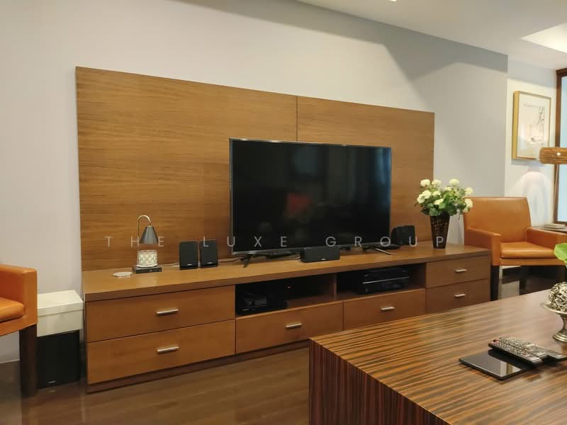 Townhome on Ekkamai 12, Bangkok, Phra Kanong, Khlong Toei, Bangkok, 5 Bedrooms, 355 sqm, Townhouse For Rent, by The Luxe Group, 500333361 - DDproperty.com