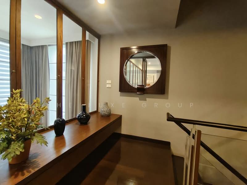 Townhome on Ekkamai 12, Bangkok, Phra Kanong, Khlong Toei, Bangkok, 5 Bedrooms, 355 sqm, Townhouse For Rent, by The Luxe Group, 500333361 - DDproperty.com