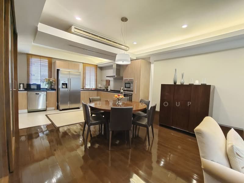 Townhome on Ekkamai 12, Bangkok, Phra Kanong, Khlong Toei, Bangkok, 5 Bedrooms, 355 sqm, Townhouse For Rent, by The Luxe Group, 500333361 - DDproperty.com