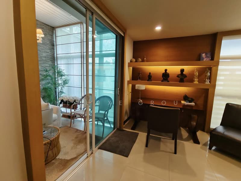 Townhome on Ekkamai 12, Bangkok, Phra Kanong, Khlong Toei, Bangkok, 5 Bedrooms, 355 sqm, Townhouse For Rent, by The Luxe Group, 500333361 - DDproperty.com