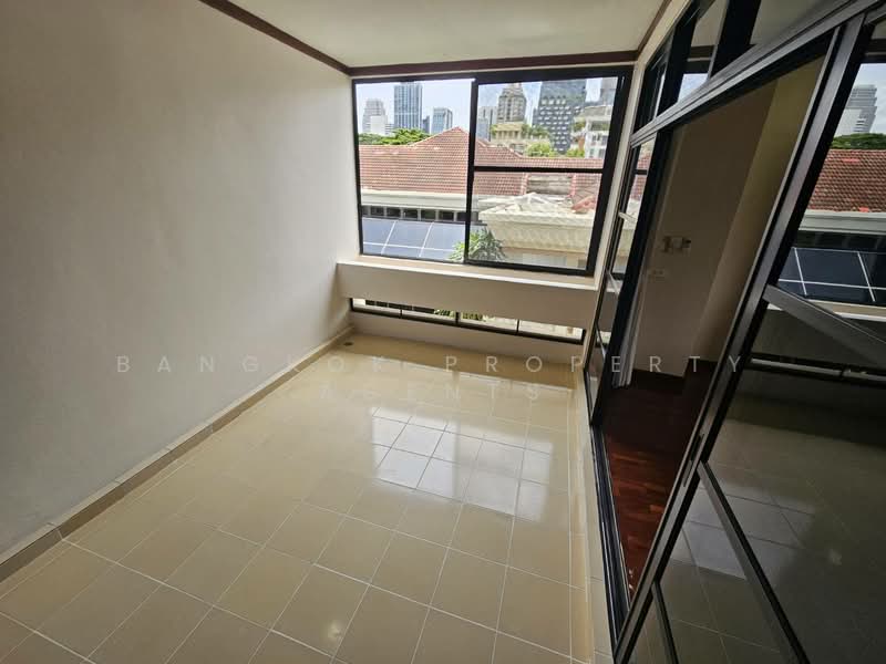 Nida Mansion, Bangkok, 37 Soi Sukhumvit 39, Khlong Tan Nua, Watthana, Bangkok, 3 Bedrooms, 270 sqm, Condo For Rent, by BANGKOK PROPERTY AGENTS, 500333440 - DDproperty.com