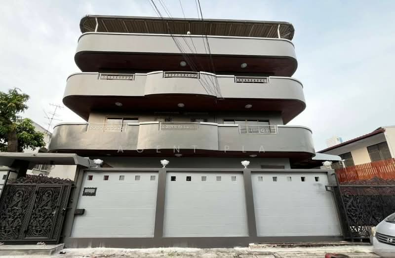 For Rent: 4-Story Standalone Building in Ratchadaphisek Area, near MRT Rama 9 (SPSAD4005), Bangkok, Din Daeng, Bangkok, , 1,100 sqm, Shophouse For Rent, by Agent Pla, 500333471 - DDproperty.com