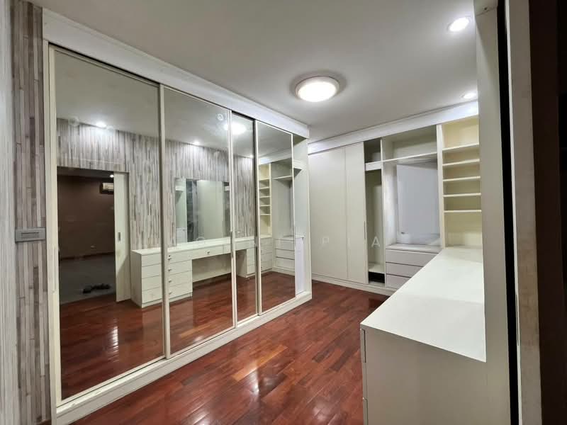 For Rent: 4-Story Standalone Building in Ratchadaphisek Area, near MRT Rama 9 (SPSAD4005), Bangkok, Din Daeng, Bangkok, , 1,100 sqm, Shophouse For Rent, by Agent Pla, 500333471 - DDproperty.com