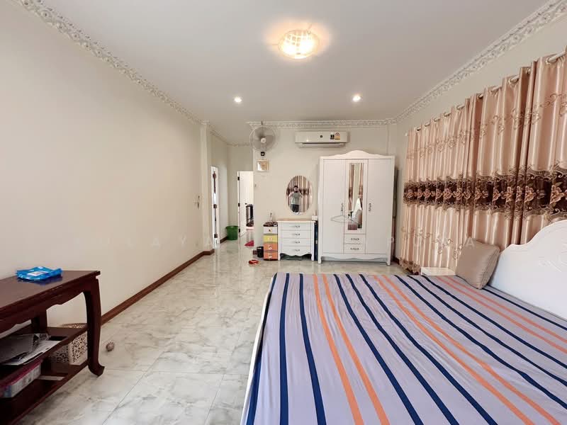 Spacious 1-Story House for sale 98.9 sq.wah, 4 Beds 3 Baths, Ban Lueam, Udon Thani, Udon Thani, Ban Luam, Muang Udon Thani, Udon Thani, 4 Bedrooms, 120 sqm, Single Detached House For Sale, by Kulaya Thanapura, 500333557 - DDproperty.com