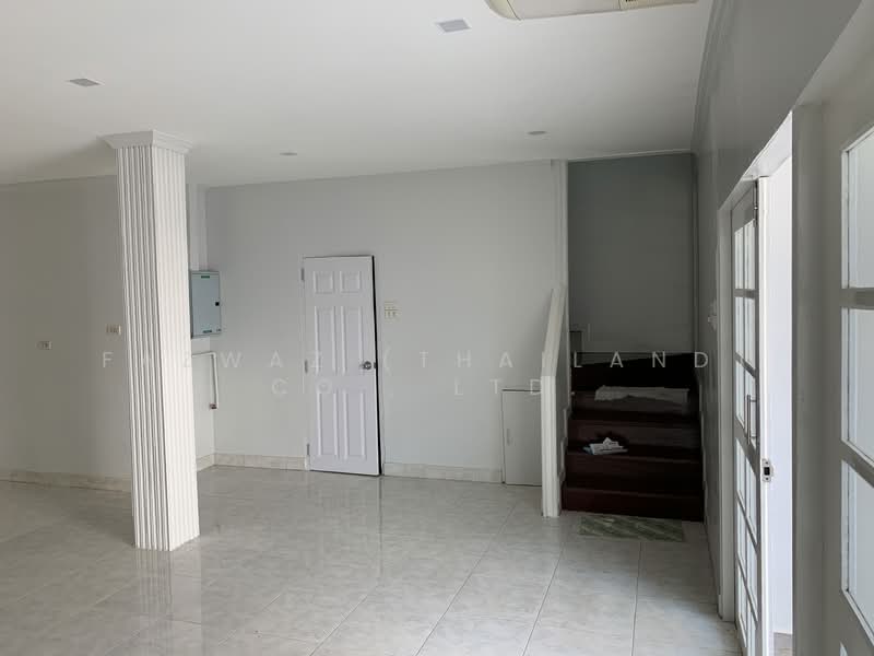 4 Bedroom Townhouse at Prommitr Villa, Spacious Sukhumvit City Home, Bangkok, Khlong Tan Nua, Watthana, Bangkok, 4 Bedrooms, 250 sqm, Townhouse For Sale, by Fazwaz (Thailand) Co., Ltd., 500333566 - DDproperty.com