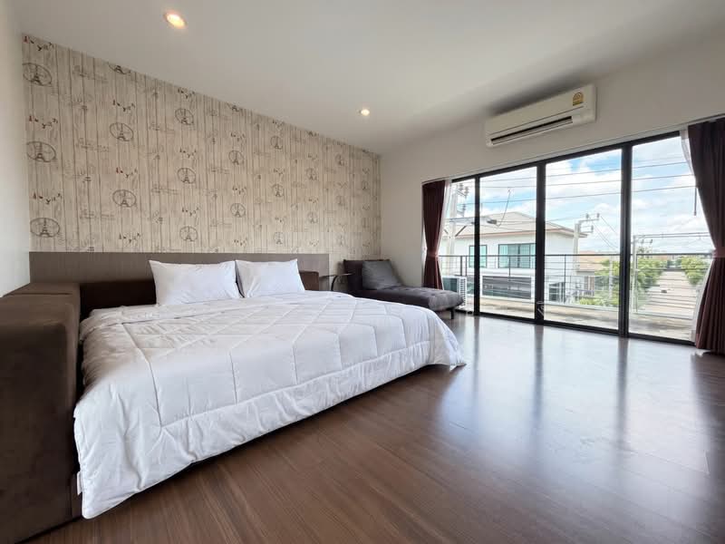 Baan Lumpini Suanluang Rama 9 Phase 2, Bangkok, Chaloem Phrakiat Rama 9 Road, Prawet, Prawet, Bangkok, 6 Bedrooms, 400 sqm, Single Detached House For Sale, by คุณรวีวรรณ อู่เงิน, 500333571 - DDproperty.com