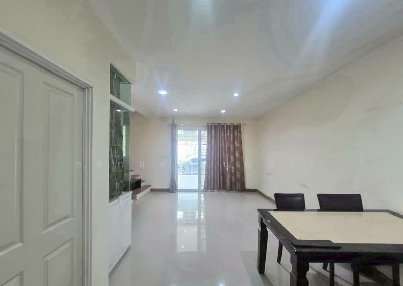 Golden Avenue Chaengwattana-Tiwanon, Nonthaburi, Sukhaprachasan Road 3, Bang Phut, Pak Kret, Nonthaburi, 4 Bedrooms, 130 sqm, Townhouse For Sale, by กรกฤตย์ บุญสระ, 500333587 - DDproperty.com