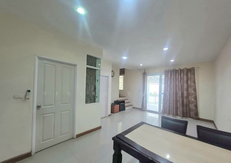 Golden Avenue Chaengwattana-Tiwanon, Nonthaburi, Sukhaprachasan Road 3, Bang Phut, Pak Kret, Nonthaburi, 4 Bedrooms, 130 sqm, Townhouse For Sale, by กรกฤตย์ บุญสระ, 500333587 - DDproperty.com