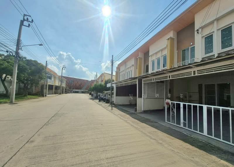 Golden Avenue Chaengwattana-Tiwanon, Nonthaburi, Sukhaprachasan Road 3, Bang Phut, Pak Kret, Nonthaburi, 4 Bedrooms, 130 sqm, Townhouse For Sale, by กรกฤตย์ บุญสระ, 500333587 - DDproperty.com