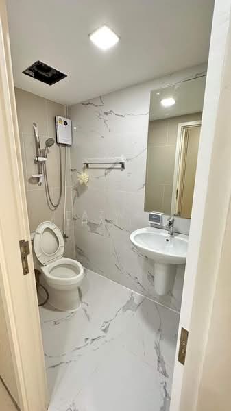 Patio Rama 9-Pattanakarn, Bangkok, Soi Pattanakarn 32, Pattanakarn Road, Suan Luang, Bangkok, 4 Bedrooms, 190 sqm, Townhouse For Sale, by Fazwaz (Thailand) Co., Ltd., 500333591 - DDproperty.com