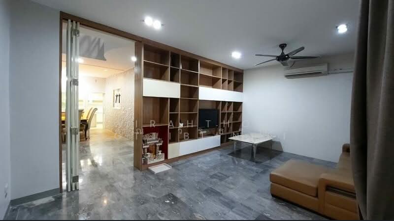 ขายทาวน์โฮม 4 ชั้น 31.5 ตร.ว. ใกล้ทองหล่อ (ขายพร้อมผู้เช่า รับรายได้ทันที), Bangkok, Suan Luang, Bangkok, 5 Bedrooms, 126 sqm, Townhouse For Sale, by คุณ วิรธรณ์, 500333680 - DDproperty.com