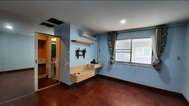 ขายทาวน์โฮม 4 ชั้น 31.5 ตร.ว. ใกล้ทองหล่อ (ขายพร้อมผู้เช่า รับรายได้ทันที), Bangkok, Suan Luang, Bangkok, 5 Bedrooms, 126 sqm, Townhouse For Sale, by คุณ วิรธรณ์, 500333680 - DDproperty.com