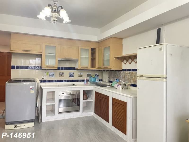 Central Ratchayothin Park, Bangkok, Phaholyothin, Chan Kasem, Chatuchak, Bangkok, 2 Bedrooms, 65 sqm, Condo For Sale, by Susira Prueksawun, 500333726 - DDproperty.com