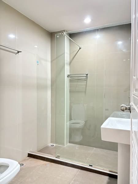 รีโนเวทใหม่ ซ.อุดมสุข 58 ให้เช่าทาวน์โฮม 2 ชั้น ม.รังสิยา บ้านสวย เฟอร์ครบ ทำเลดี พร้อมอยู่, กรุงเทพ, สุขุมวิท 103, บางจาก, พระโขนง, กรุงเทพ, 150 ตร.ม., ทาวน์เฮ้าส์ ให้เช่า, โดย บุษบา รัตนวงษ์ชัย, 500333738 - DDproperty.com