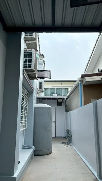รีโนเวทใหม่ ซ.อุดมสุข 58 ให้เช่าทาวน์โฮม 2 ชั้น ม.รังสิยา บ้านสวย เฟอร์ครบ ทำเลดี พร้อมอยู่, Bangkok, สุขุมวิท 103, Bang Chak, Phra Khanong, Bangkok, 2 Bedrooms, 150 sqm, Townhouse For Rent, by บุษบา รัตนวงษ์ชัย, 500333738 - DDproperty.com