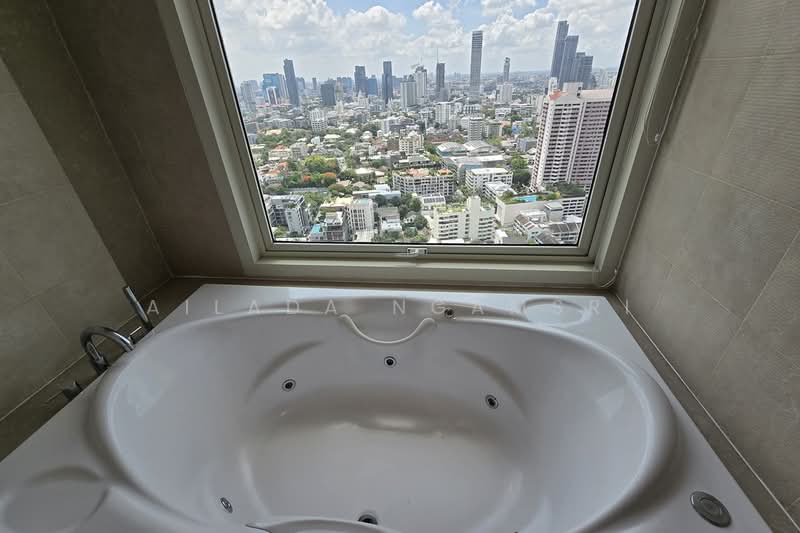Baan Jamjuree, Bangkok, 42 Soi Sukhumvit 39, Khlong Tan Nua, Watthana, Bangkok, 4 Bedrooms, 370 sqm, Condo For Rent, by Ailada Ngamsri, 500333758 - DDproperty.com