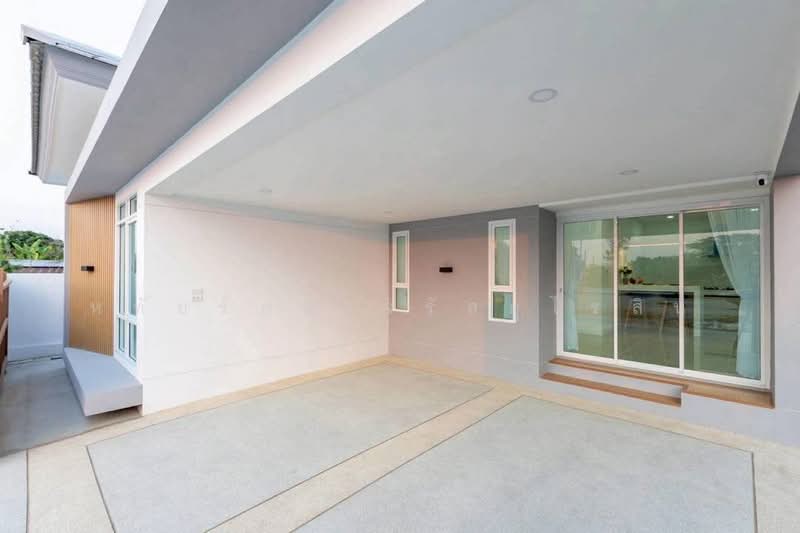 3-Bedroom Minimal-Modern House in Tha Rua, Chiang Mai., Chiang Mai, ชม.3013, Talat Kwan, Doi Saket, Chiang Mai, 3 Bedrooms, 125 sqm, Single Detached House For Sale, by หทัยรัตน์ จรัสอุไรสิน, 500333837 - DDproperty.com