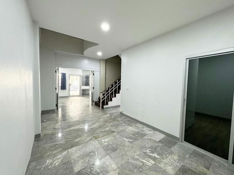 ขาย Townhouse 4 ชั้น 31.5 ตรว. หมู่บ้าน วราธร วิลล์ ซอยพัฒนากร 44, Bangkok, Phatthanakan, Suan Luang, Bangkok, 5 Bedrooms, 126 sqm, Townhouse For Sale, by คุณ วิรธรณ์, 500333872 - DDproperty.com