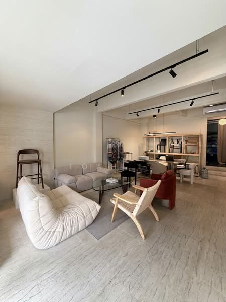 อาคารให้เช่า พร้อมพงษ์ สุขุมวิท : Building for rent, Phrom Phong, Sukhumvit, กรุงเทพ, คลองตันเหนือ, วัฒนา, กรุงเทพ, 240 ตร.ม., ตึกแถว-อาคารพาณิชย์ ให้เช่า, โดย TOAH T., 500333894 - DDproperty.com