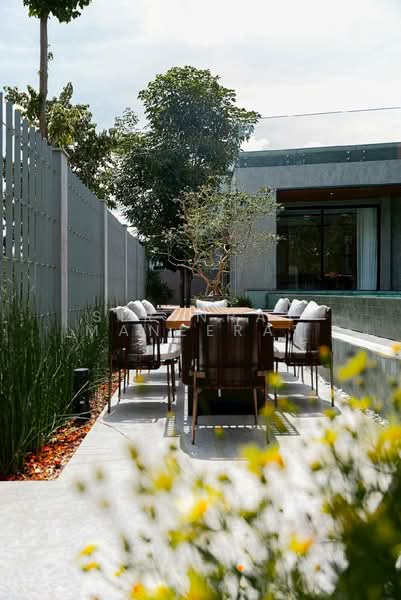บ้าน Modern Luxury ดีไซน์โดดเด่นด้วยการผสมผสานวัสดุระดับพรีเมียม ทั้งเหล็ก ไม้ กระจก และหินลวดลายเฉพ, Chiang Mai, San Phak Wan, Hang Dong, Chiang Mai, 5 Bedrooms, 946 sqm, Single Detached House For Sale, by Sirinrat Maneerat, 500333900 - DDproperty.com