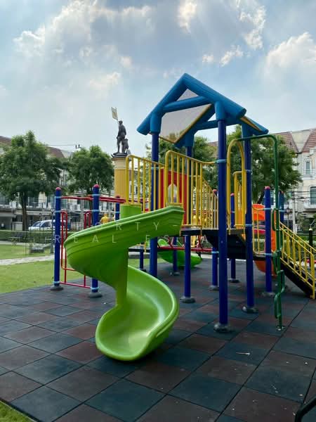 Baan Klang Muang Swiss Town Kaset-Nawamin : บ้านกลางเมือง สวิสทาวน์ เกษตร-นวมินทร์, กรุงเทพ, ซอยหมู่บ้านกลางเมือง, จรเข้บัว, ลาดพร้าว, กรุงเทพ, 200 ตร.ม., ทาวน์เฮ้าส์ ให้เช่า, โดย Forty-Six Real Estate Group, 500333962 - DDproperty.com